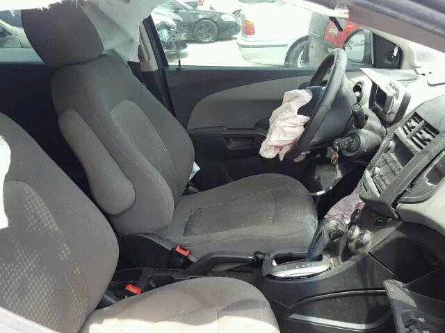 1G1JA5SHXD4123765 - 2013 CHEVROLET SONIC LS GRAY photo 5