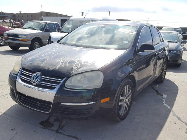 3VWSG71K95M609022 - 2005 VOLKSWAGEN NEW JETTA BLACK photo 2