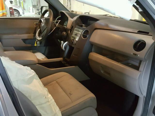 5FNYF3H22BB010221 - 2011 HONDA PILOT LX SILVER photo 5