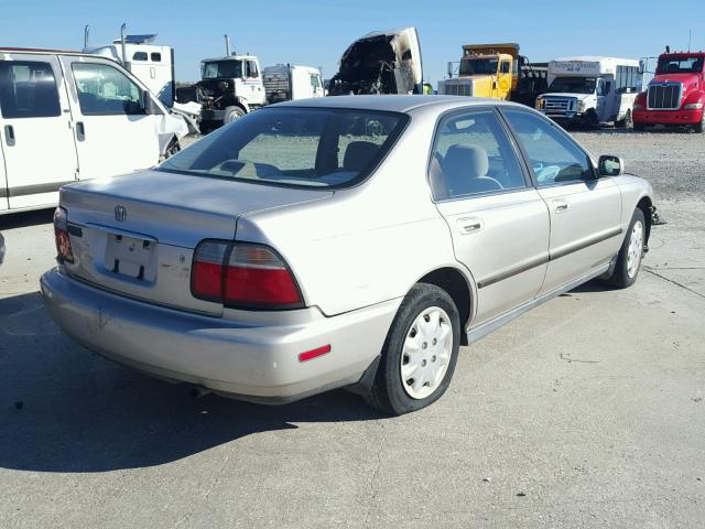 1HGCD5639VA107759 - 1997 HONDA ACCORD LX/ TAN photo 4