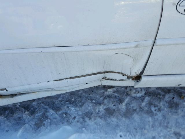 1G2WP52K61F206640 - 2001 PONTIAC GRAND PRIX WHITE photo 9