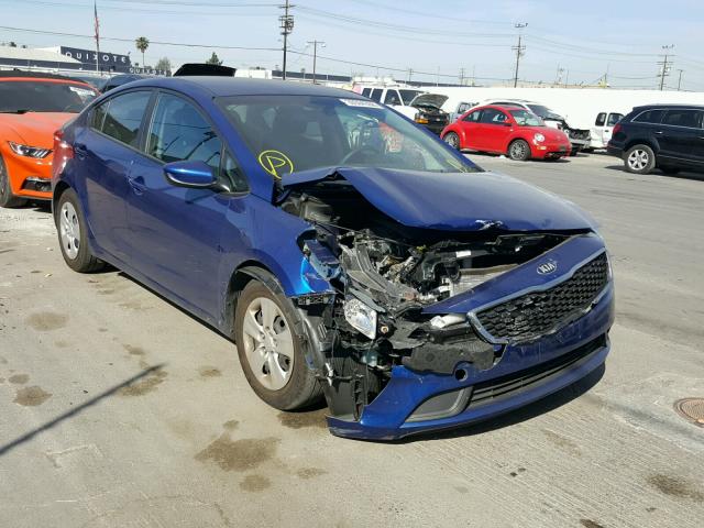 3KPFK4A79HE070557 - 2017 KIA FORTE LX BLUE photo 1