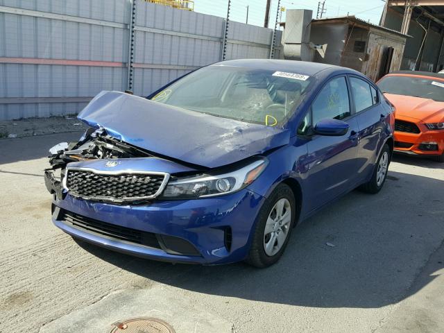 3KPFK4A79HE070557 - 2017 KIA FORTE LX BLUE photo 2