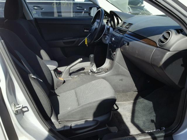 JM1BK12G571619779 - 2007 MAZDA 3 I SILVER photo 5