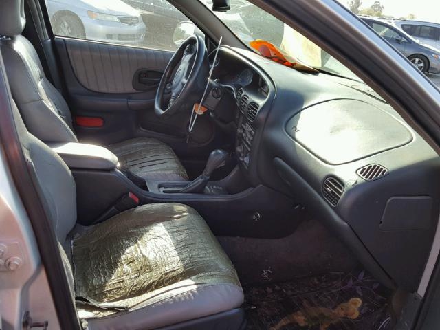1G2WP52K51F146821 - 2001 PONTIAC GRAND PRIX 银色 照片 5