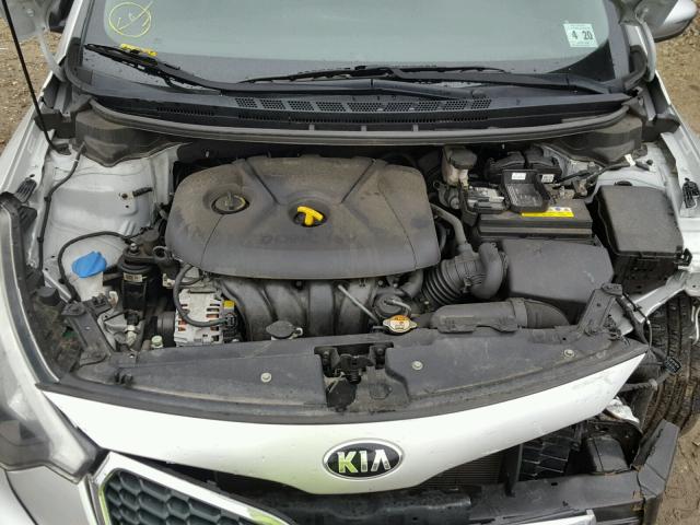 KNAFX4A68F5257738 - 2015 KIA FORTE LX SILVER photo 7