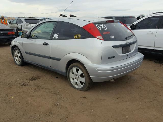 3FAFP31301R222903 - 2001 FORD FOCUS ZX3 GRAY photo 3