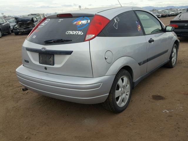 3FAFP31301R222903 - 2001 FORD FOCUS ZX3 GRAY photo 4