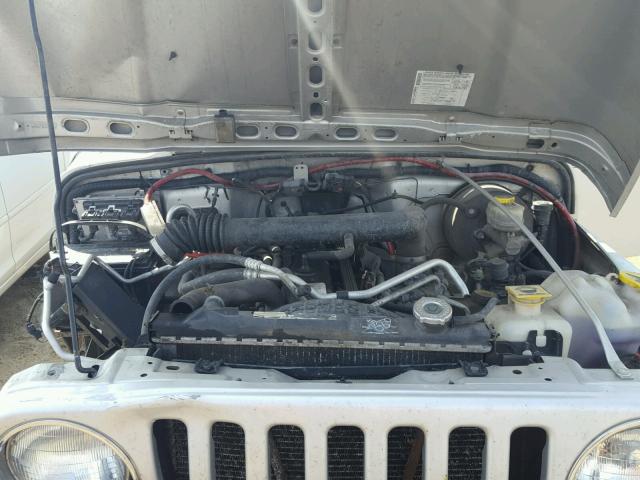 1J4FA49S94P772054 - 2004 JEEP WRANGLER / WHITE photo 7