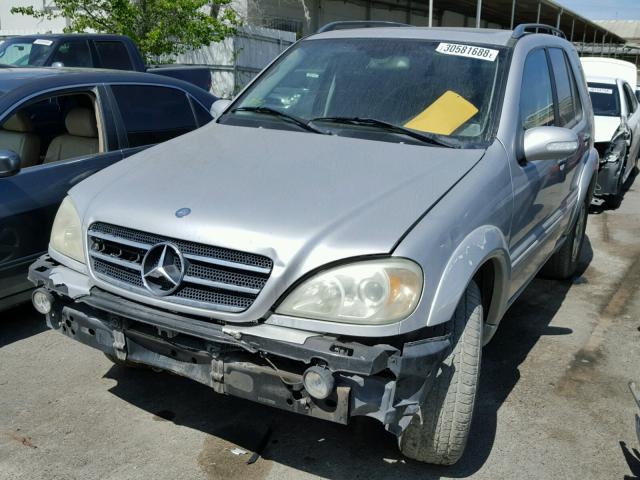 4JGAB75E63A394870 - 2003 MERCEDES-BENZ ML 500 SILVER photo 2