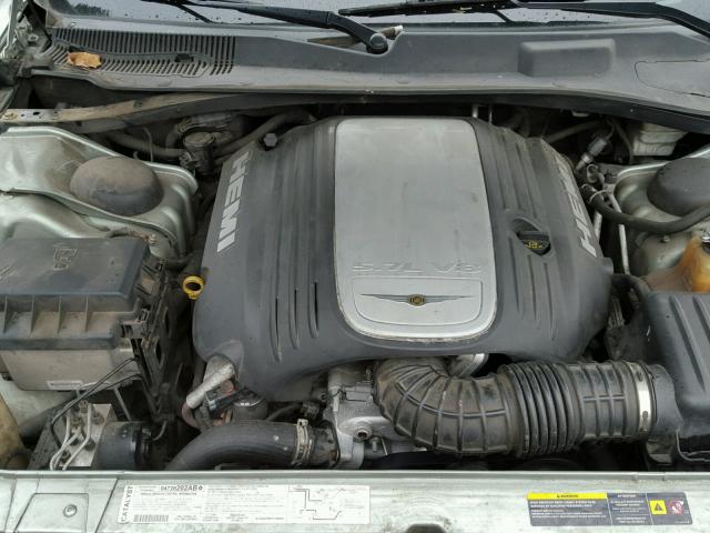 2C3AA63H15H529163 - 2005 CHRYSLER 300C GREEN photo 7