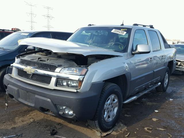 3GNEK12T94G114472 - 2004 CHEVROLET AVALANCHE SILVER photo 2