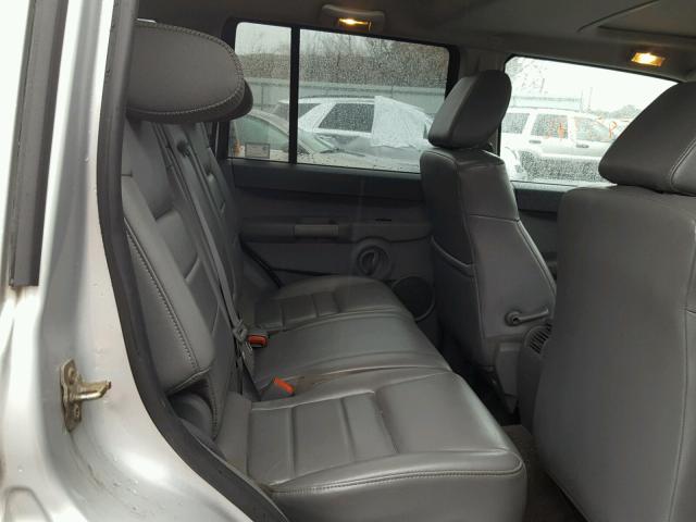 1J8HG48K96C245536 - 2006 JEEP COMMANDER SILVER photo 6
