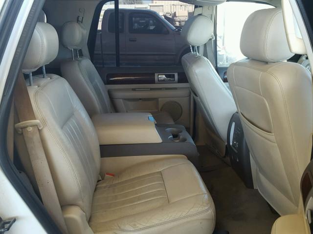 5LMFU28R24LJ12714 - 2004 LINCOLN NAVIGATOR Blanc photo 6