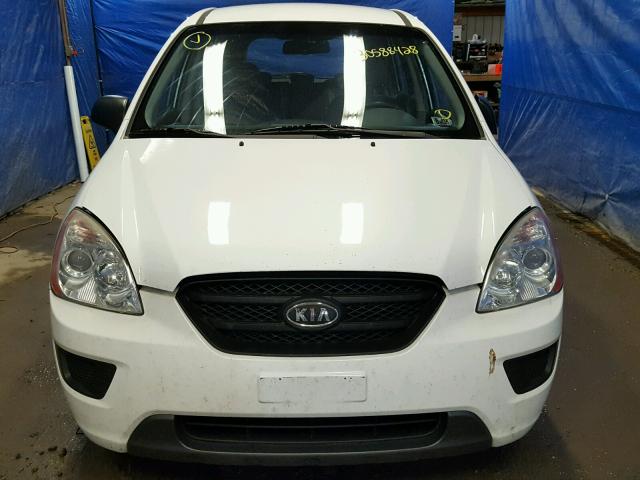 KNAFG525777026041 - 2007 KIA RONDO BASE WHITE photo 9