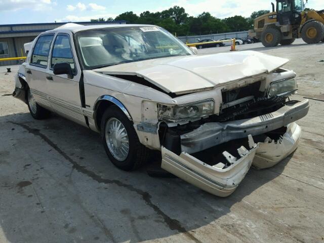 1LNLM83W0VY619038 - 1997 LINCOLN TOWN CAR C CREAM photo 1