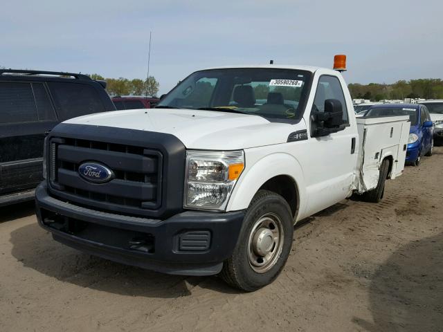 1FDBF2A69DEB41580 - 2013 FORD F250 SUPER WHITE photo 2