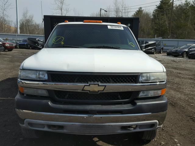 1GBJC34U32E209432 - 2002 CHEVROLET SILVERADO WHITE photo 10