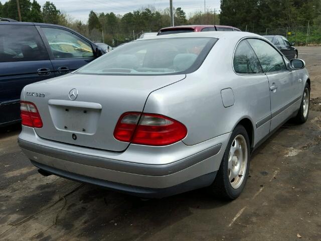 WDBLJ65G8XF090149 - 1999 MERCEDES-BENZ CLK 320 SILVER photo 4