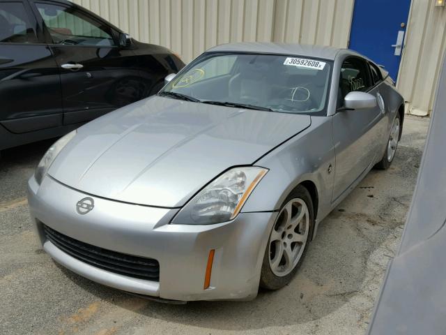 JN1AZ34DX5M604120 - 2005 NISSAN 350Z COUPE SILVER photo 2