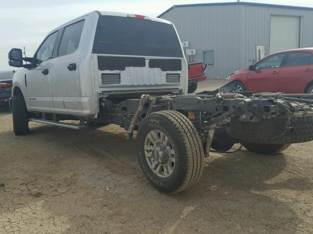 1FT8W3BT1HEE17796 - 2017 FORD F350 SUPER SILVER photo 3