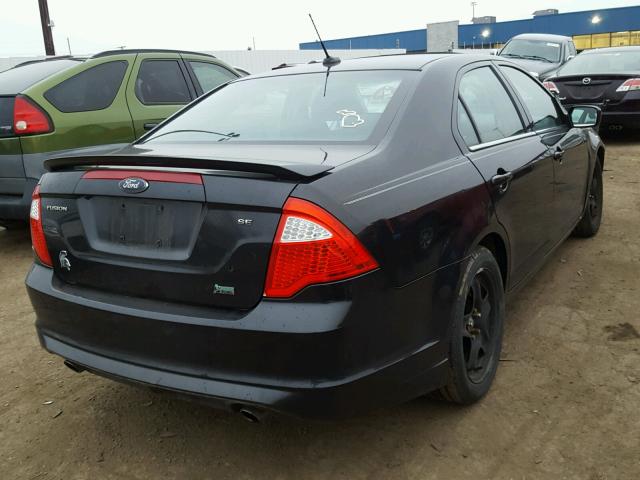 3FAHP0HG9AR168081 - 2010 FORD FUSION SE BLACK photo 4