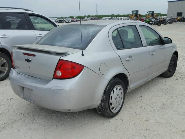 1G1AK52F057595873 - 2005 CHEVROLET COBALT SILVER photo 4