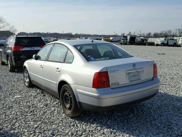 WVWBH63B51P016284 - 2001 VOLKSWAGEN PASSAT GLX 银色 照片 3