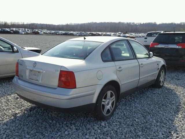 WVWBH63B51P016284 - 2001 VOLKSWAGEN PASSAT GLX SILVER photo 4