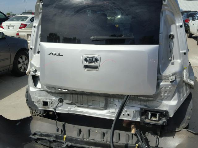 KNDJT2A27B7709574 - 2011 KIA SOUL + SILVER photo 9