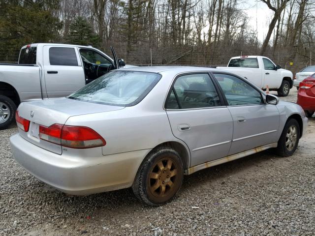 1HGCG566X1A074928 - 2001 HONDA ACCORD EX SILVER photo 4