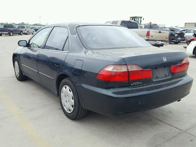 1HGCG5643WA257738 - 1998 HONDA ACCORD LX GREEN photo 3