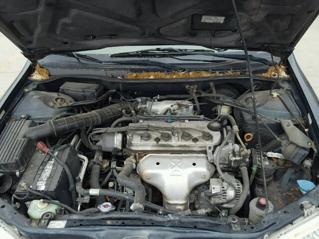 1HGCG5643WA257738 - 1998 HONDA ACCORD LX GREEN photo 7