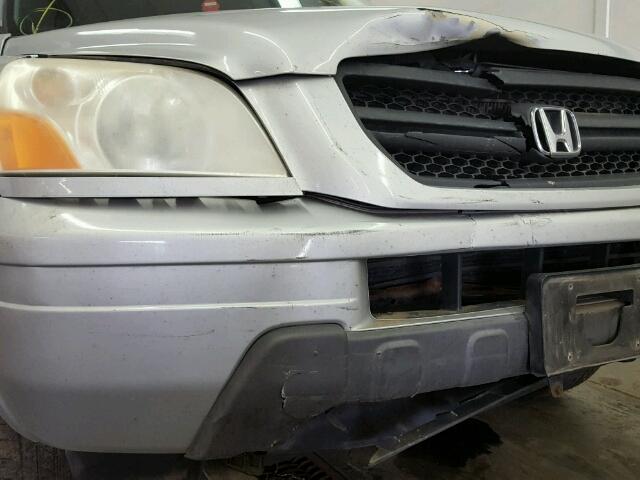 2HKYF18104H550716 - 2004 HONDA PILOT LX SILVER photo 9