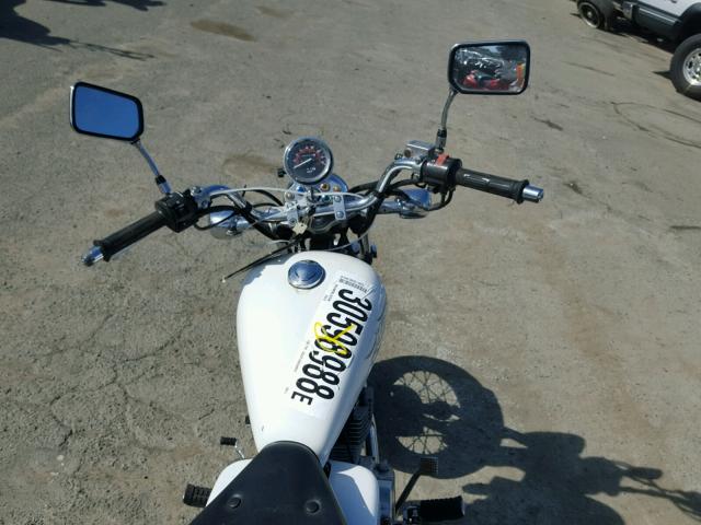 JH2MC13106K200674 - 2006 HONDA CMX250 C WHITE photo 5