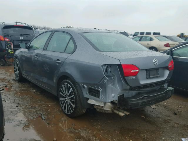 3VW1K7AJ3DM253098 - 2013 VOLKSWAGEN JETTA BASE 灰色 照片 3