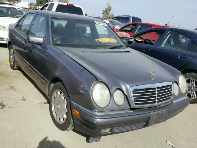 WDBJF65F2WA592022 - 1998 MERCEDES-BENZ E 320 GRAY photo 1