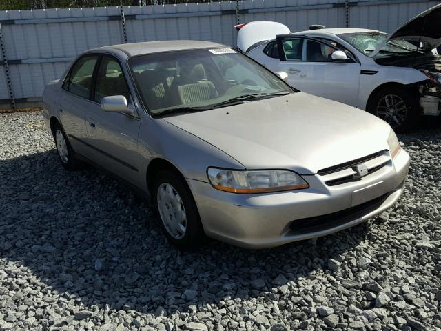 1HGCG5641WA140028 - 1998 HONDA ACCORD LX SILVER photo 1