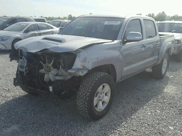 3TMLU4EN3EM135958 - 2014 TOYOTA TACOMA DOU SILVER photo 2