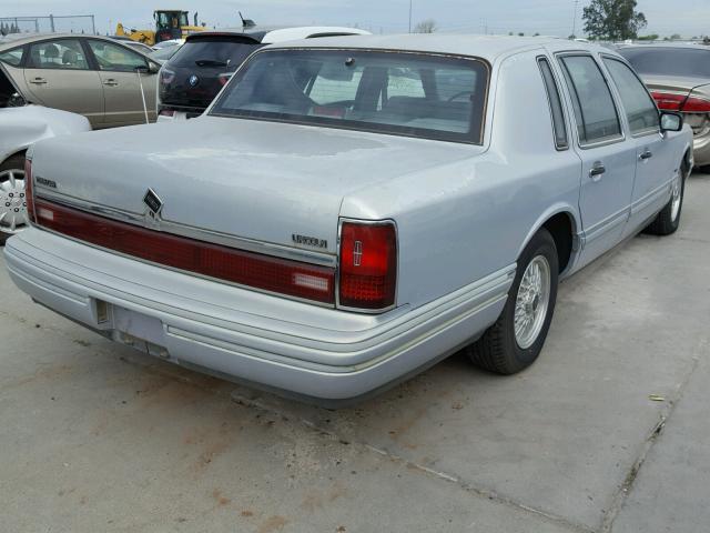 1LNLM81W6PY765353 - 1993 LINCOLN TOWN CAR E SILVER photo 4