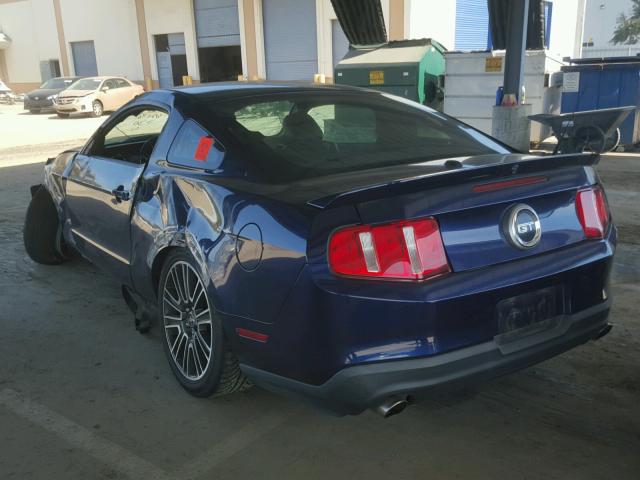 1ZVBP8CH0A5134724 - 2010 FORD MUSTANG GT BLUE photo 3