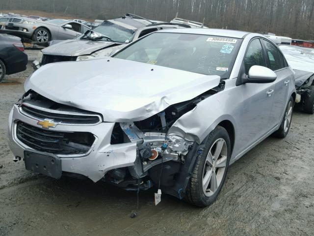 1G1PE5SB4F7212694 - 2015 CHEVROLET CRUZE LT SILVER photo 2