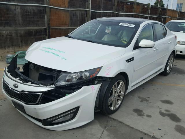 5XXGR4A6XDG094844 - 2013 KIA OPTIMA SX WHITE photo 2