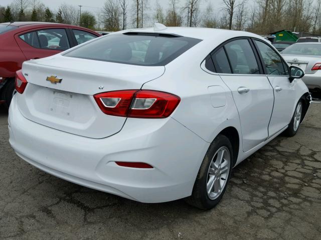 1G1BE5SM8H7276218 - 2017 CHEVROLET CRUZE LT WHITE photo 4