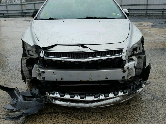 1G1ZC5E12BF216468 - 2011 CHEVROLET MALIBU 1LT 银色 照片 9
