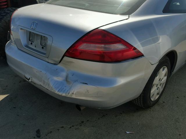 1HGCM72264A022658 - 2004 HONDA ACCORD LX SILVER photo 9