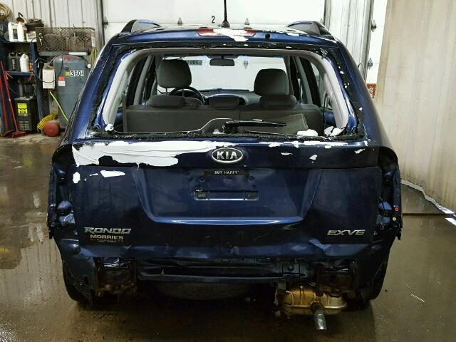 KNAFG526687170609 - 2008 KIA RONDO LX BLUE photo 9