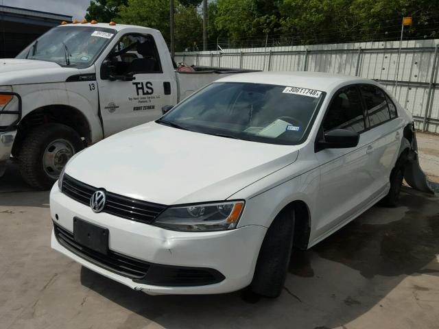 3VW2K7AJ1EM305298 - 2014 VOLKSWAGEN JETTA BASE 白色 照片 2