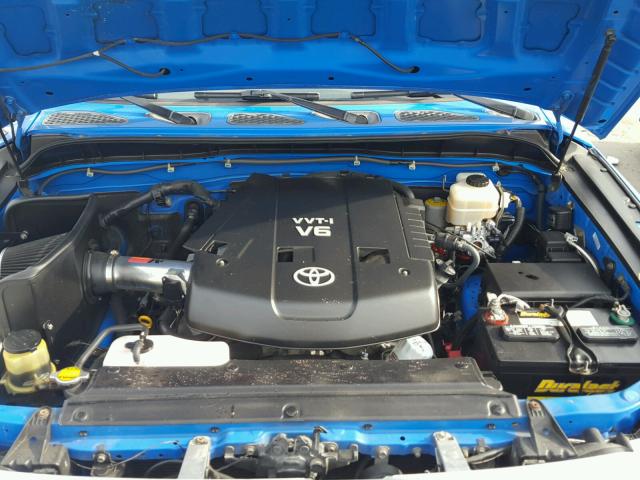 JTEBU11F770069859 - 2007 TOYOTA FJ CRUISER BLUE photo 7