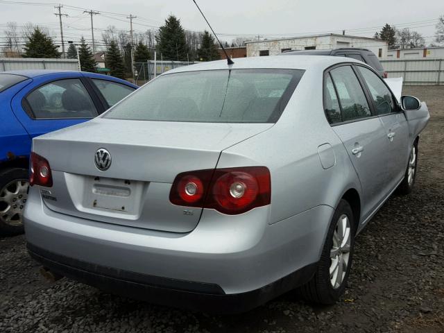 3VWHZ7AJ5AM063437 - 2010 VOLKSWAGEN JETTA S SILVER photo 4